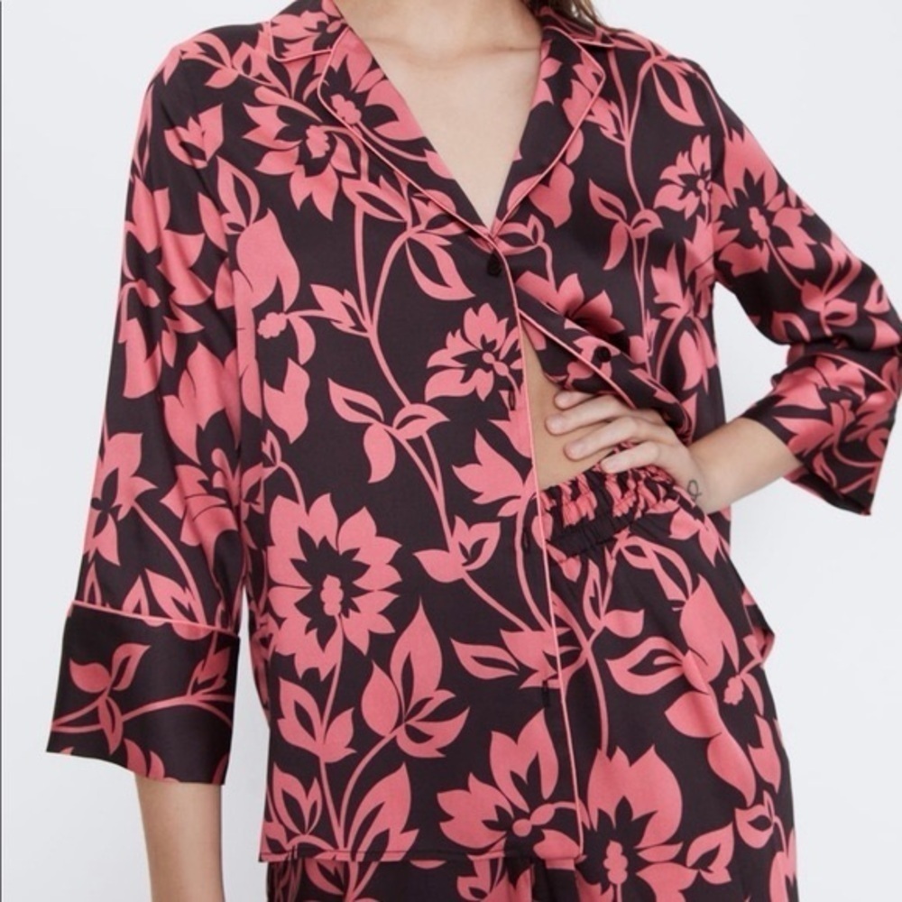 Zara Women's Size Large Button Down Blouse Satin Brown Pink Floral Pajama Casual
